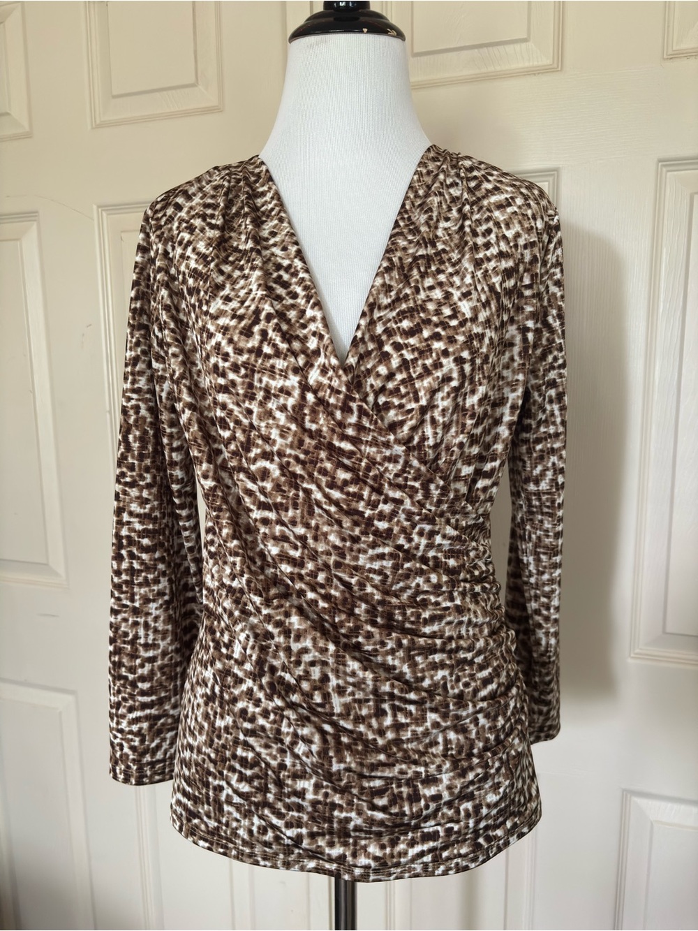 Jones New York Brown and White Printed Long-Sleeve Wrap Top